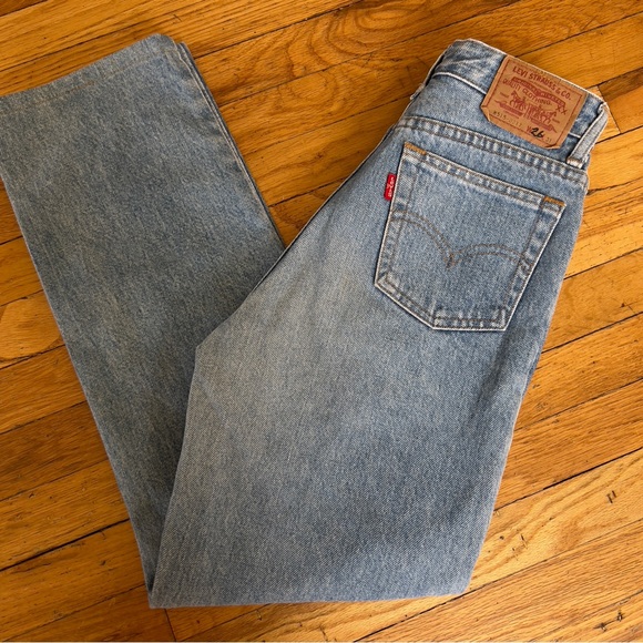 💔SOLD 💔Vintage high rise Levi jeans - Picture 5 of 5